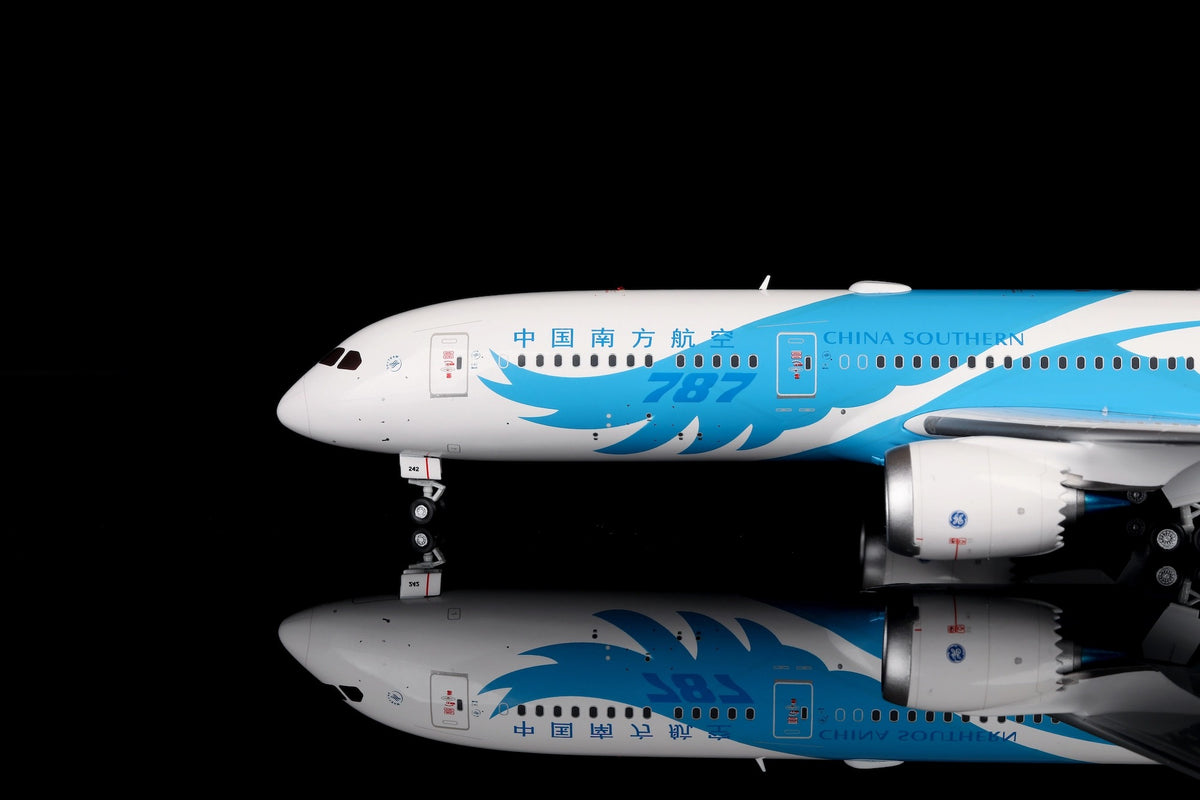 China Southern Airlines B787-9 B-1242 "Dreamliner" diecast aircraft model