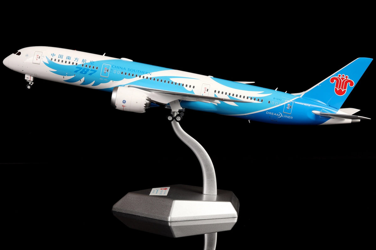 China Southern Airlines B787-9 B-1242 "Dreamliner" diecast aircraft model