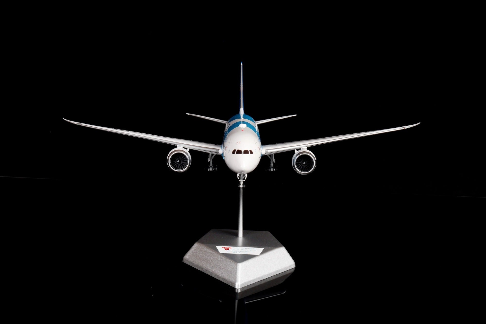 China Southern Airlines B787-9 B-1242 "Dreamliner" diecast aircraft model