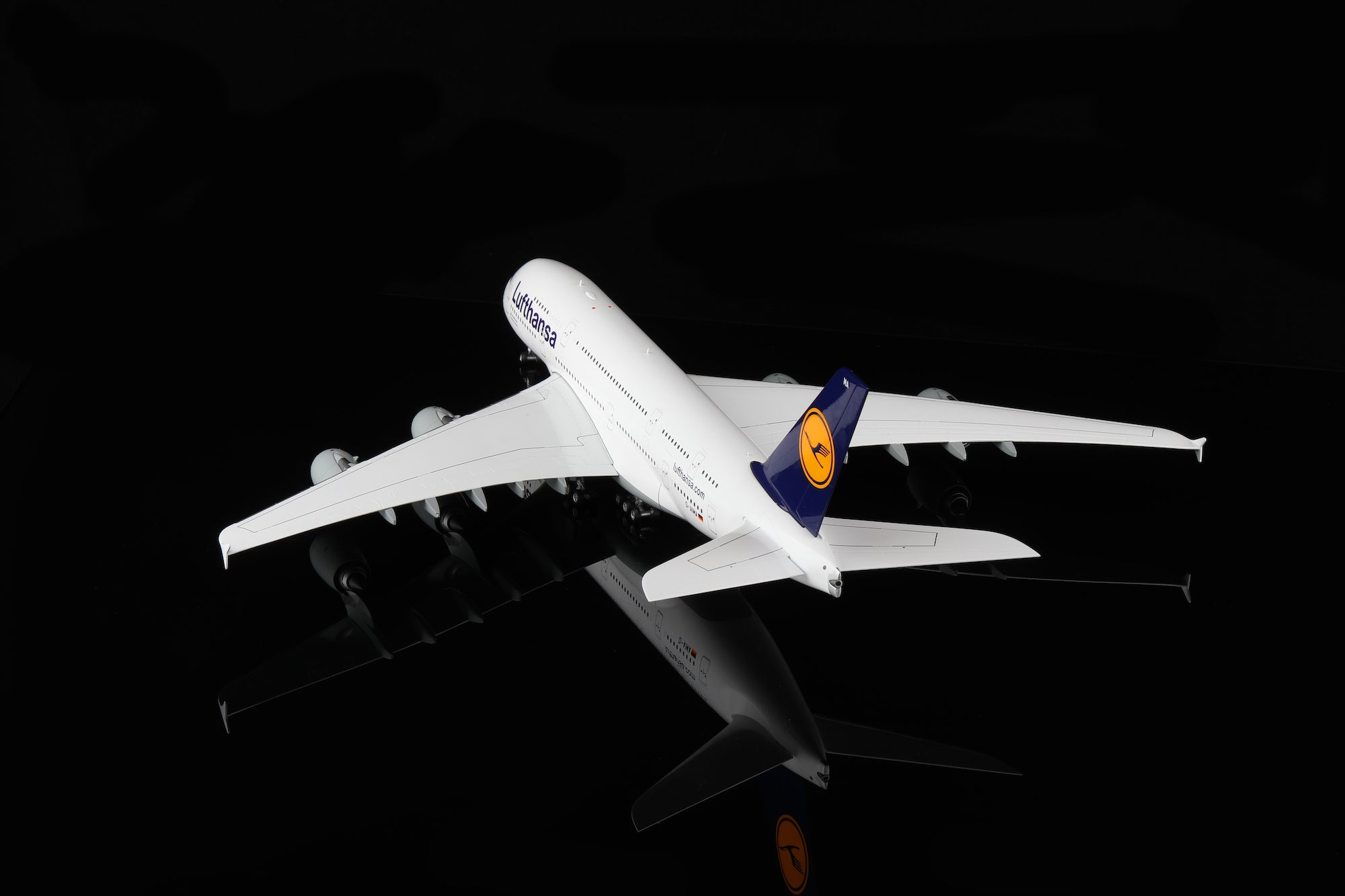 Lufthansa A380 D-AIMA diecast aircraft model