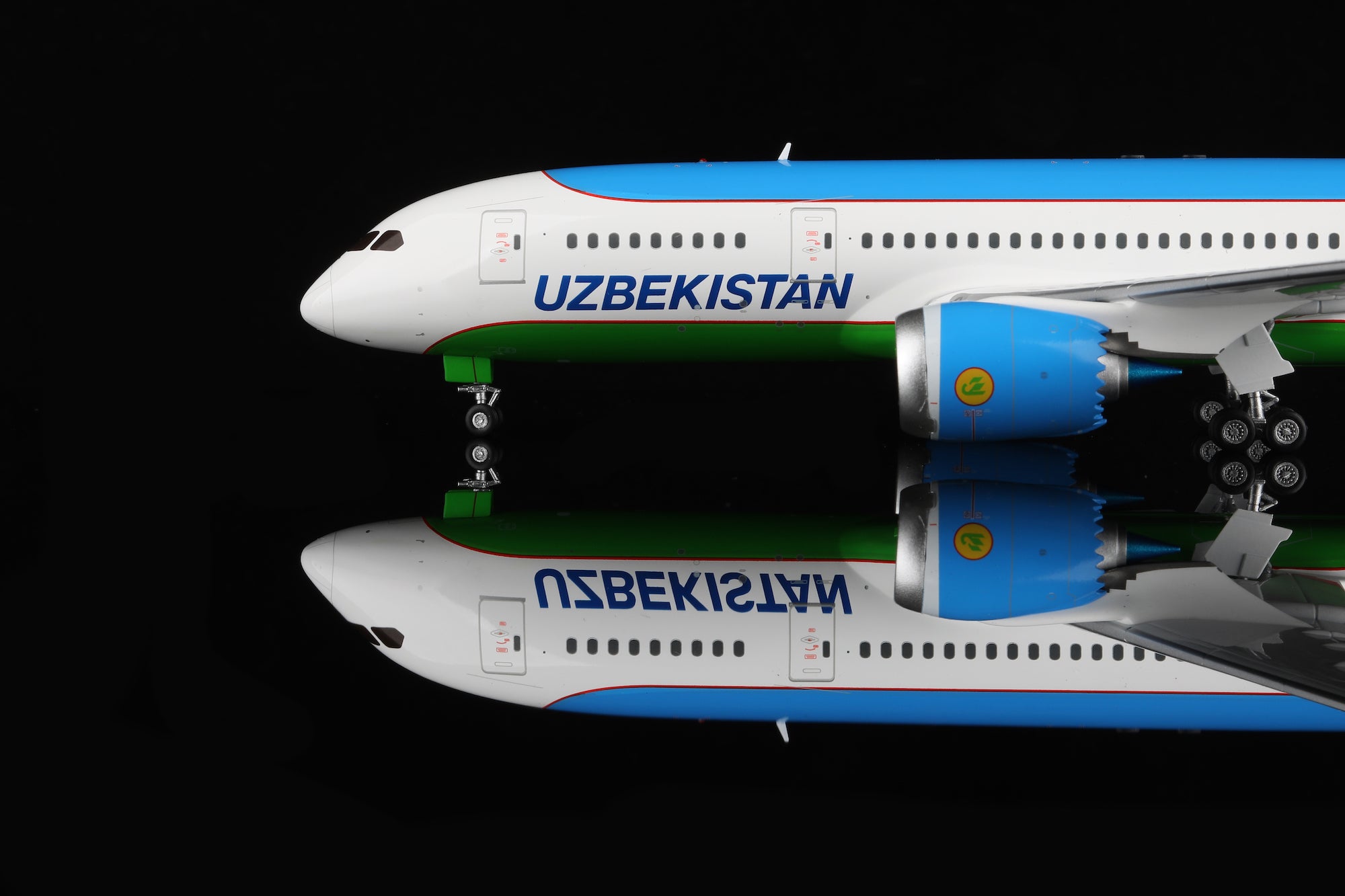 Uzbekistan Airways B787-8 UK78701 diecast aircraft model