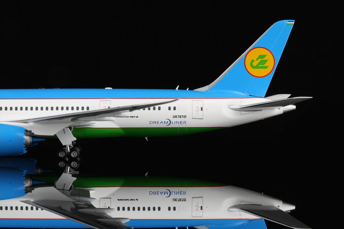 Uzbekistan Airways B787-8 UK78701 diecast aircraft model