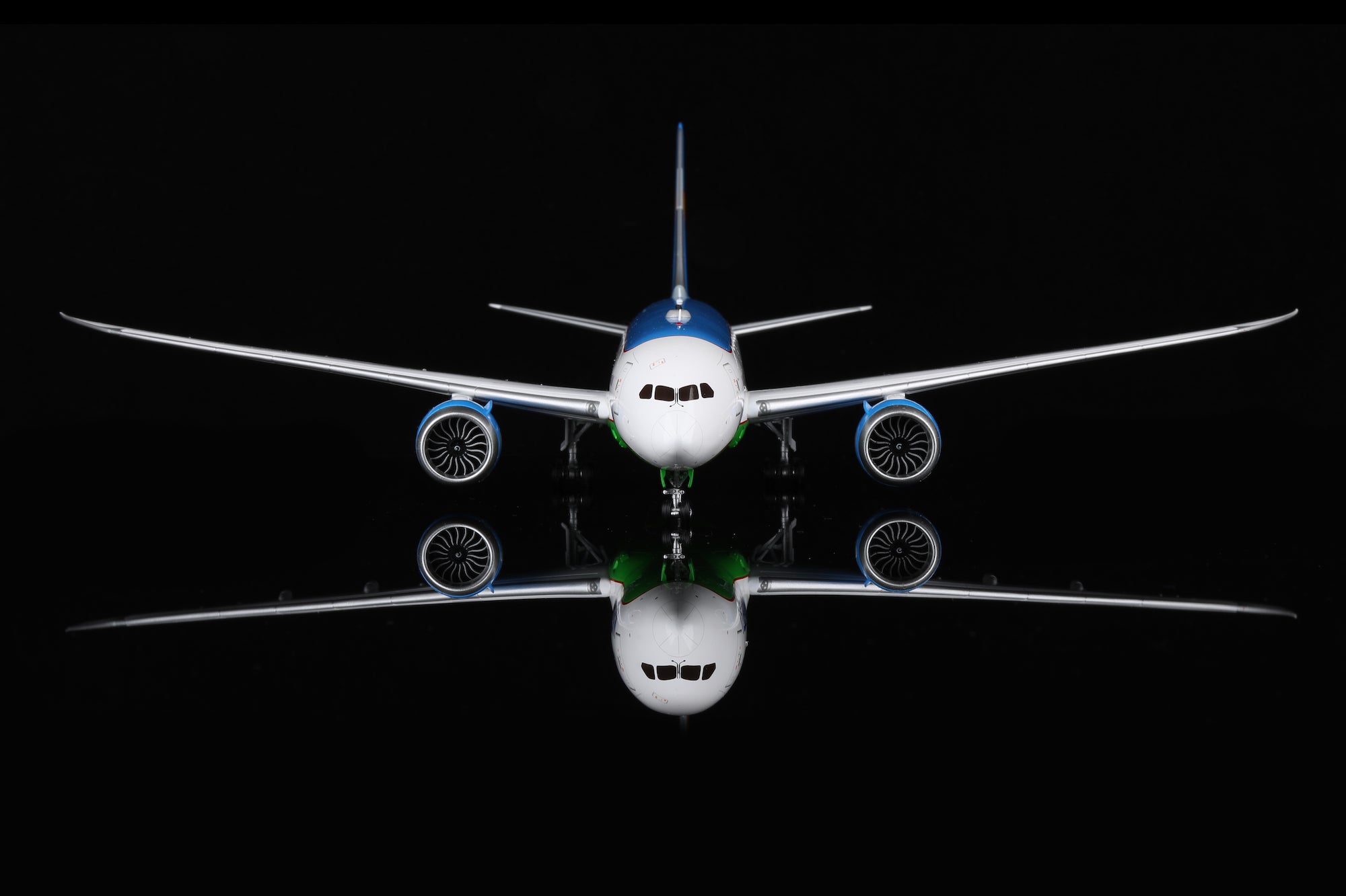 Uzbekistan Airways B787-8 UK78706 diecast aircraft model