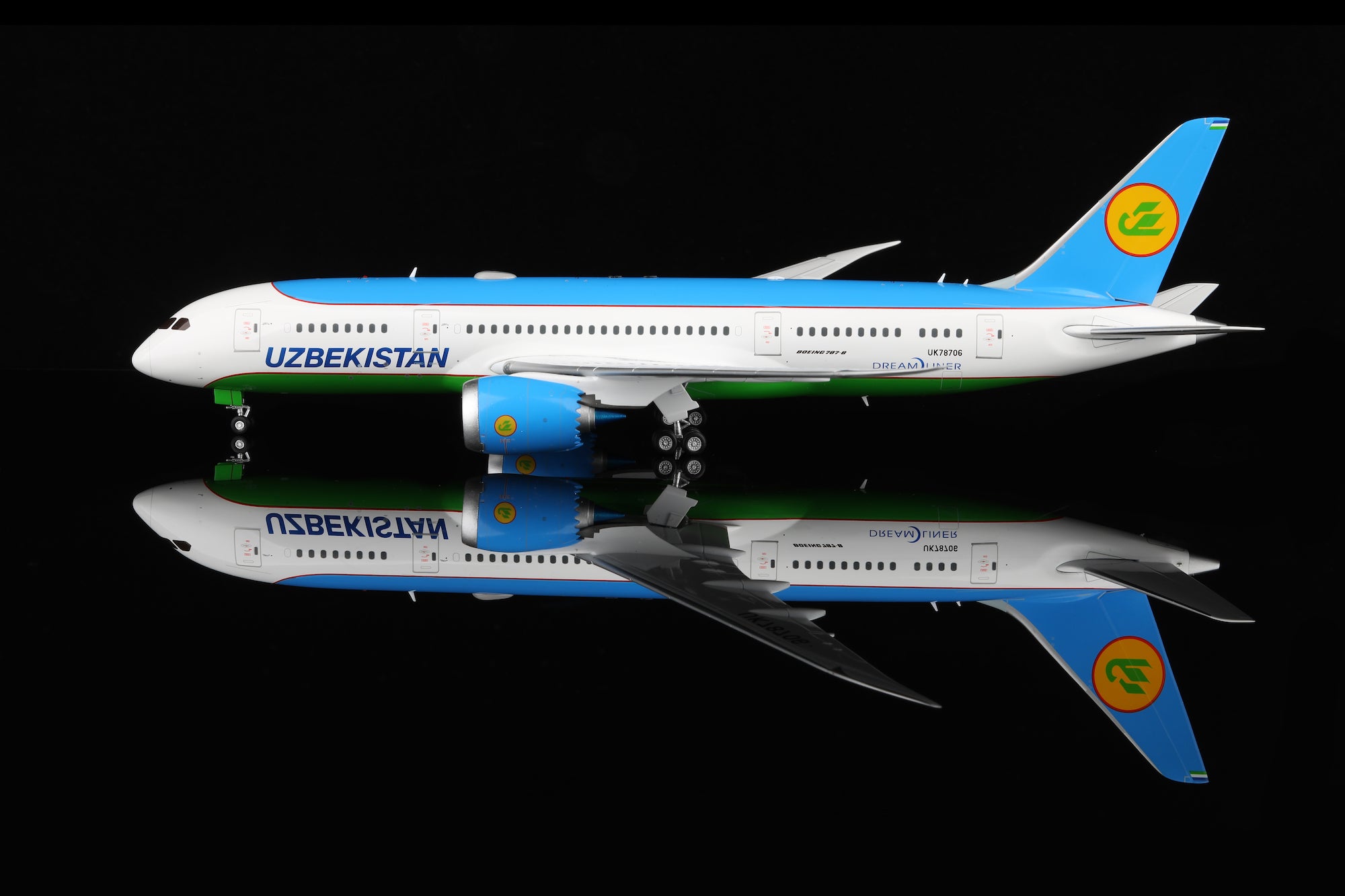 Uzbekistan Airways B787-8 UK78706 diecast aircraft model