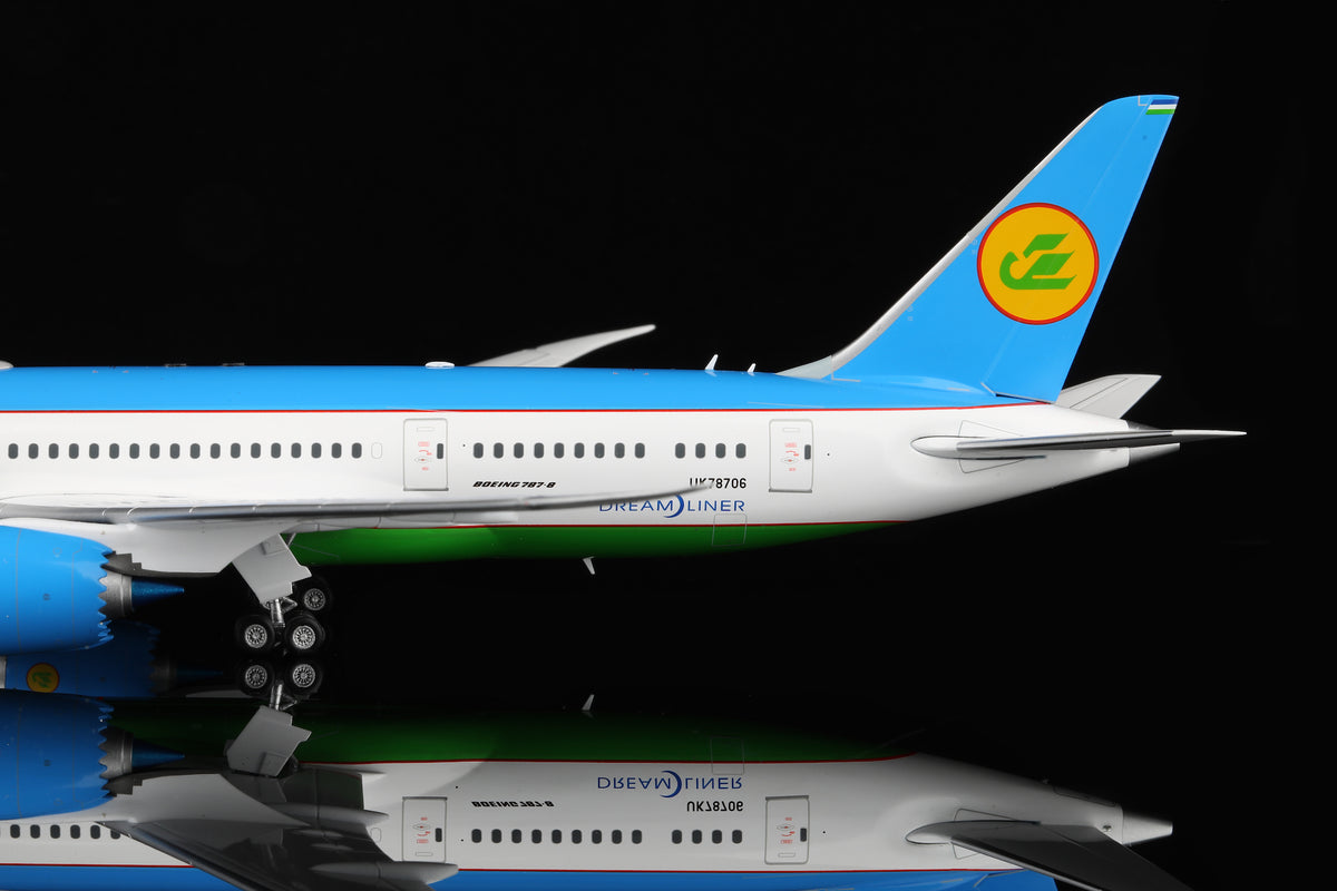 Uzbekistan Airways B787-8 UK78706 diecast aircraft model