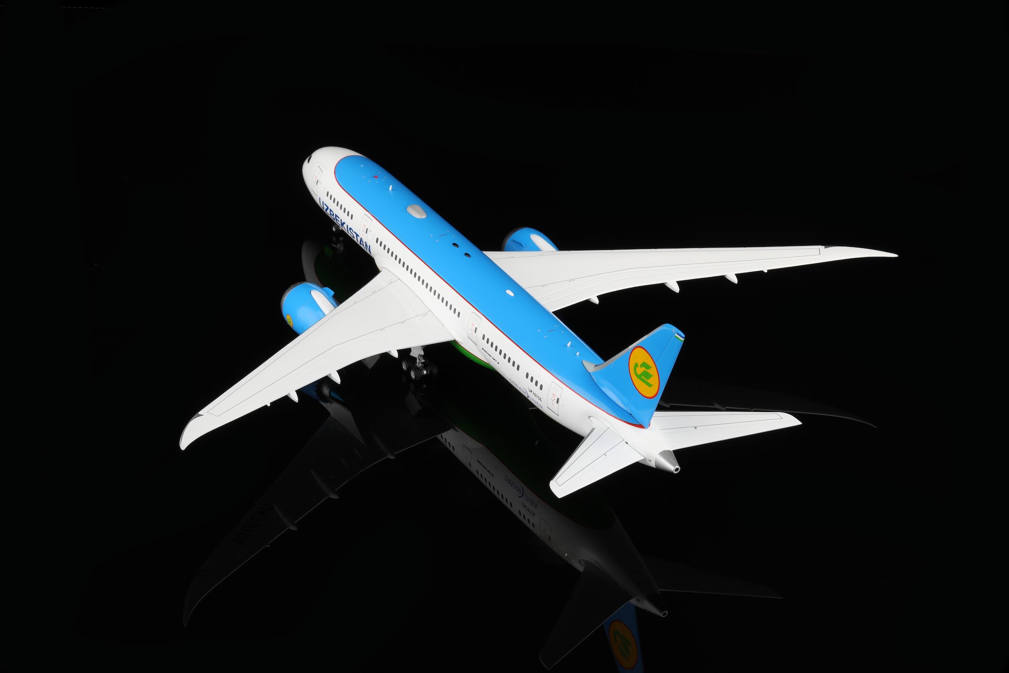 Uzbekistan Airways B787-8 UK78706 diecast aircraft model