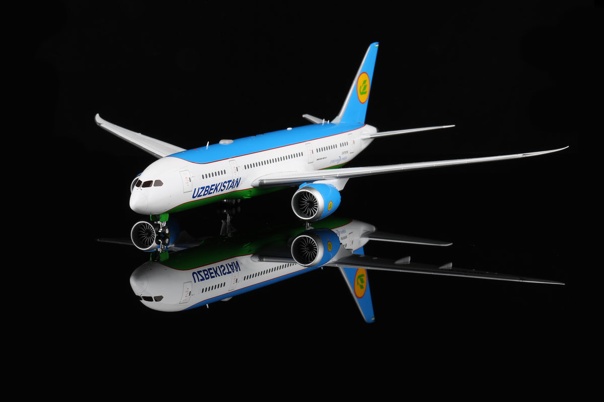 Uzbekistan Airways B787-8 UK78706 diecast aircraft model