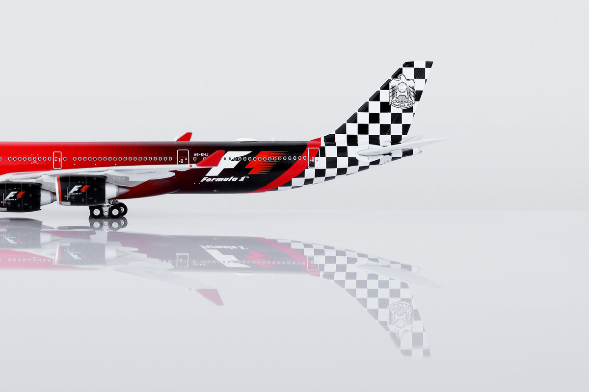 1/400 Etihad Airways A340-642 A6-EHJ "Abu Dhabi GP 2014" HY346092 - image 4