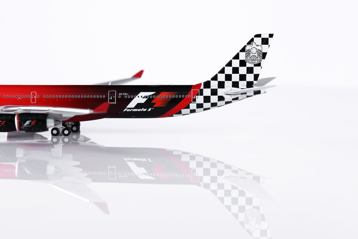1/400 Etihad Airways A340-642 A6-EHJ "Abu Dhabi GP 2015" HY346094 - image 12