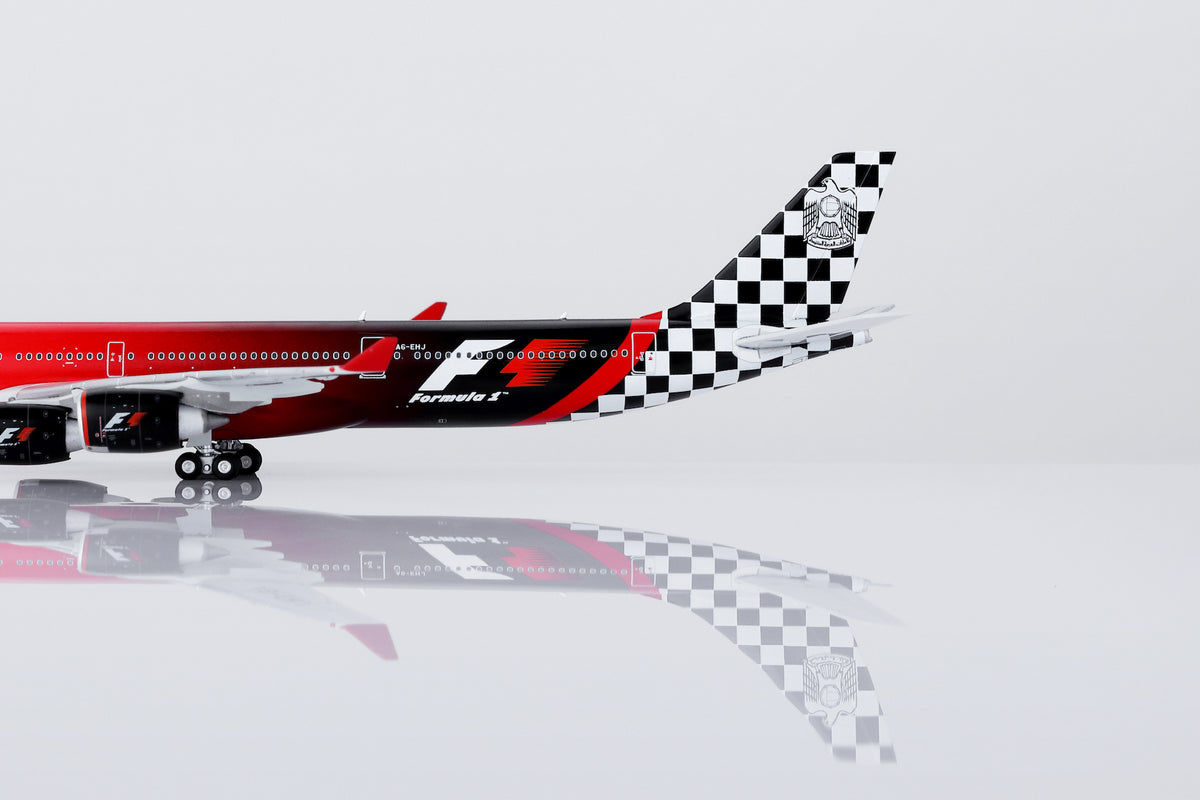 1/400 Etihad Airways A340-642 A6-EHJ "Abu Dhabi GP 2012" HY346097 - image 4