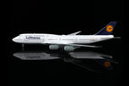 1/200 Lufthansa B747-8 D-ABYP L2106 / L2106FD - image 2