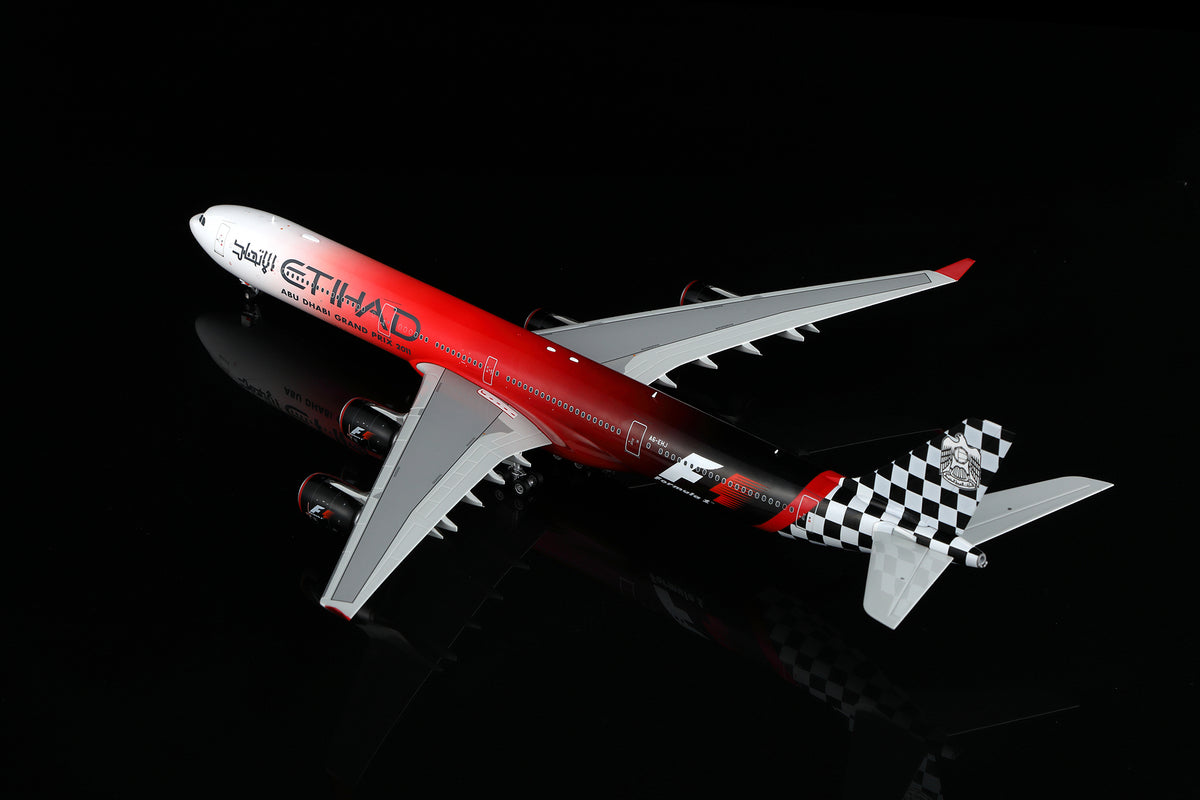 1/200 Etihad Airways A340-600 "ABU DHABI GRAND PRIX 2011" A6-EHJ L2167 / L2167FD - image 8