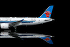 1/200 China Southern Airlines C919 B-919J L2191 / L2191FD - image 6