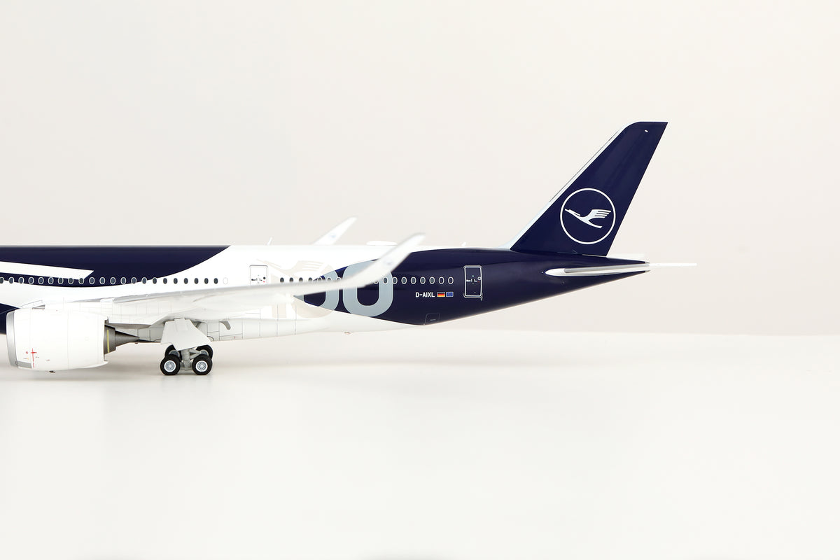 1/200 Lufthansa A350-900 D-AIXL L2402 / L2402FD - image 12