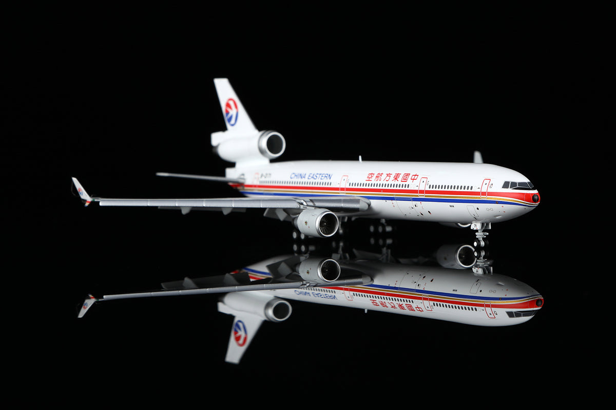 1/400 China Eastern Airlines McDonnell Douglas MD-11F B-2171 M101101F Flaps Down - image 3