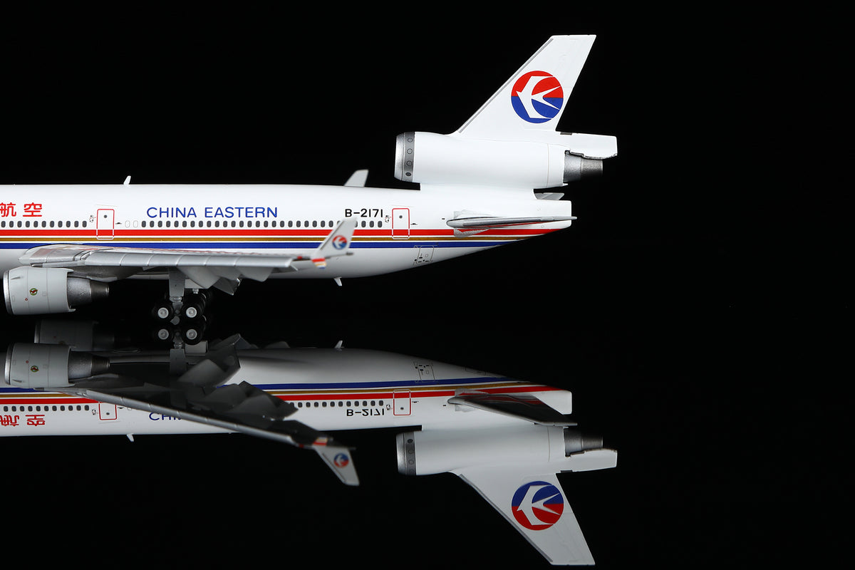 1/400 China Eastern Airlines McDonnell Douglas MD-11F B-2171 M101101F Flaps Down - image 6