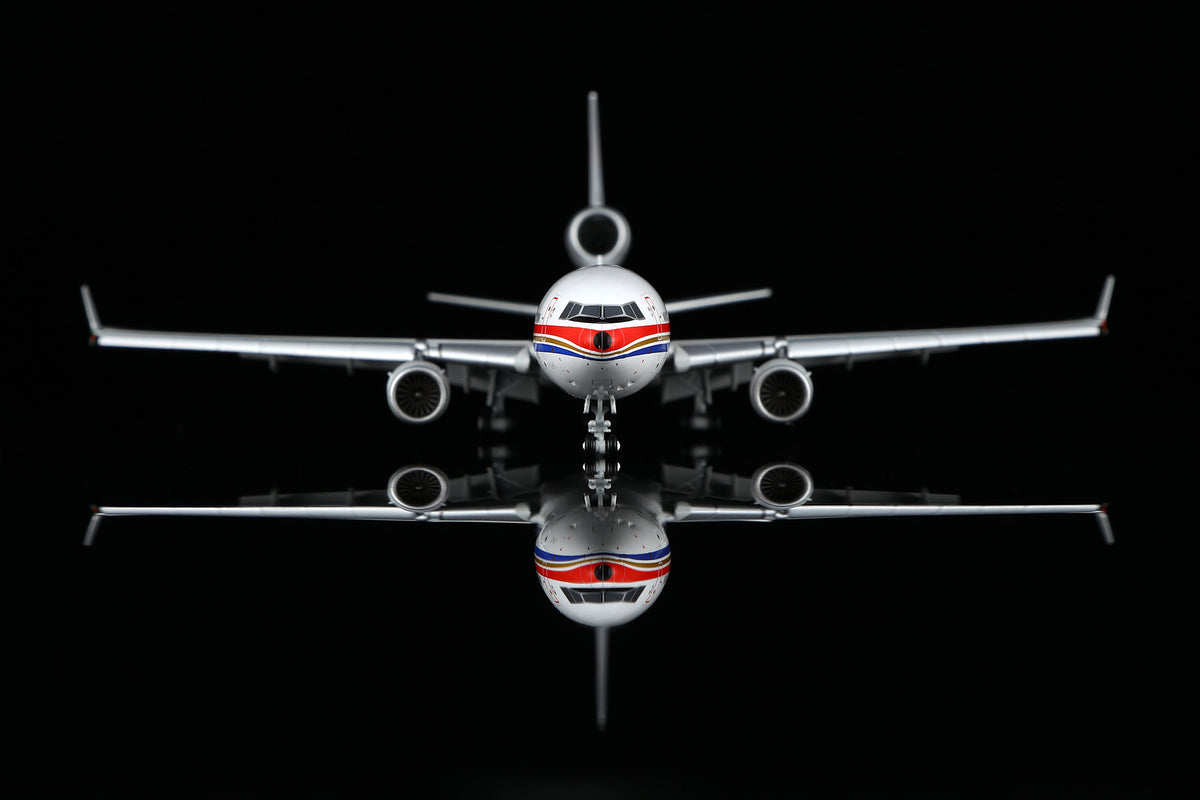 1/400 China Eastern Airlines McDonnell Douglas MD-11 B-2173 M101103 - image 8
