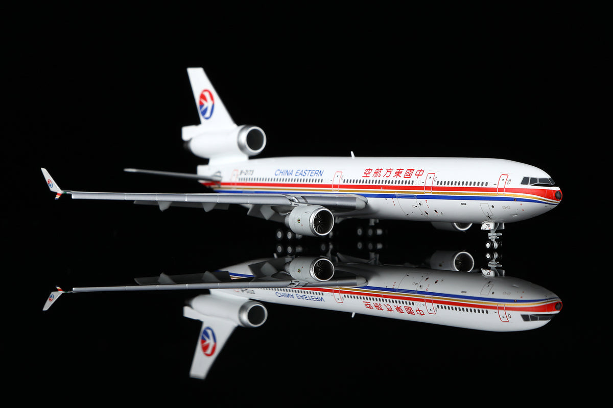 1/400 China Eastern Airlines McDonnell Douglas MD-11F B-2173 M101103F Flaps Down - image 3
