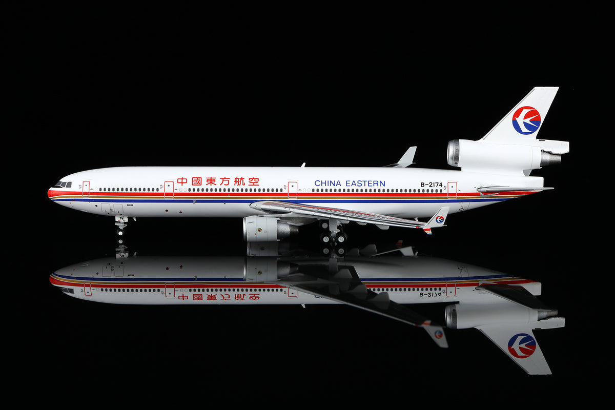 1/400 China Eastern Airlines McDonnell Douglas MD-11 B-2174 M101104 - image 2