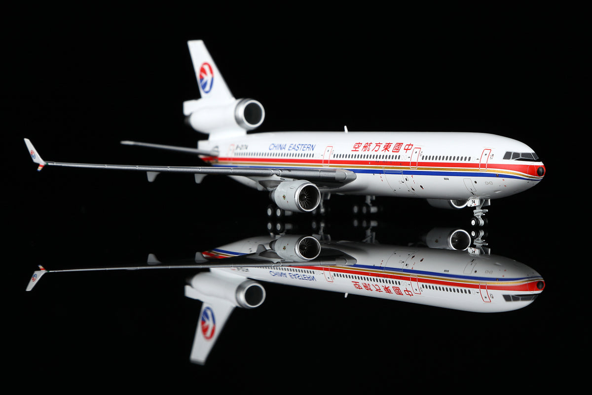 1/400 China Eastern Airlines McDonnell Douglas MD-11 B-2174 M101104 - image 6