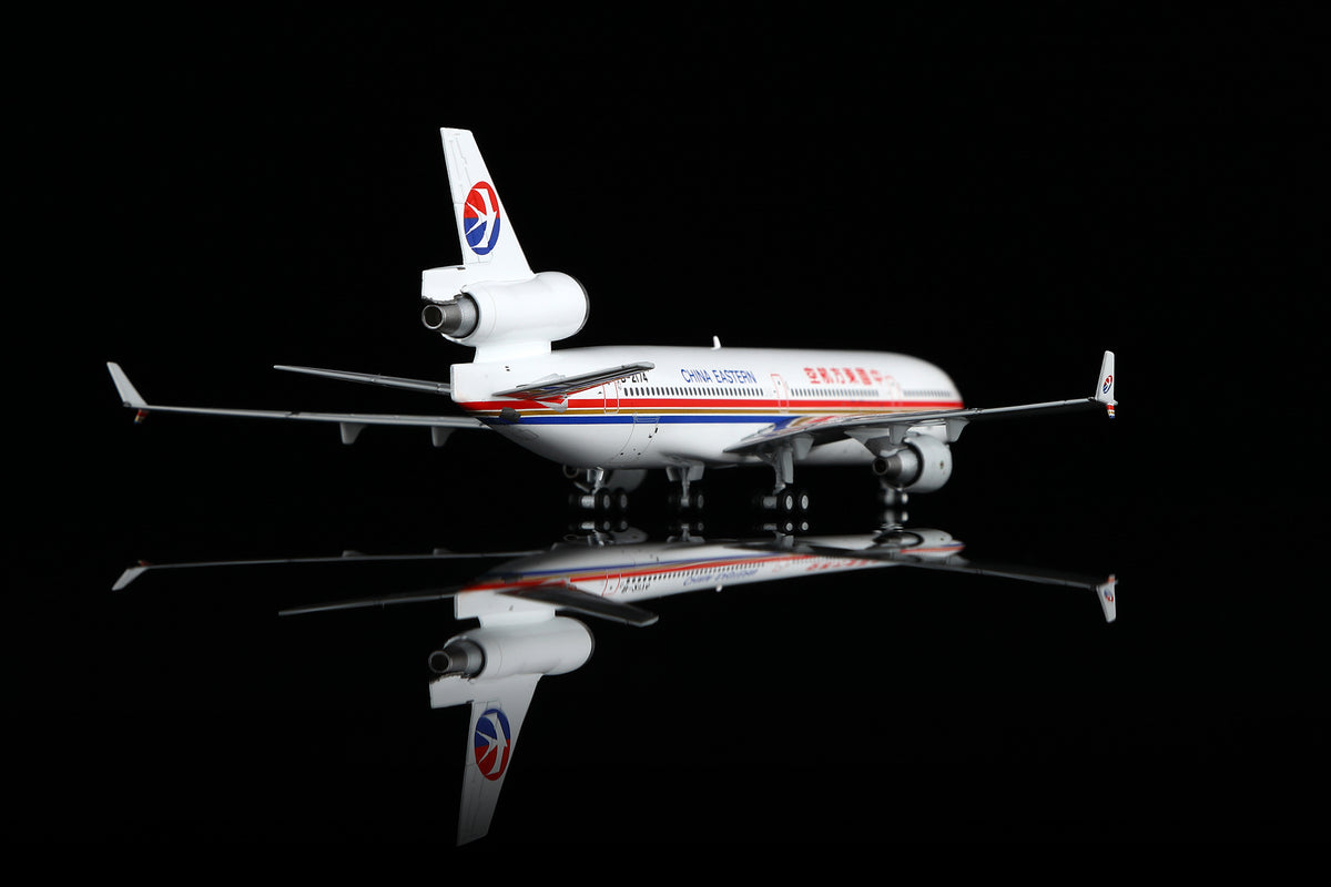1/400 China Eastern Airlines McDonnell Douglas MD-11 B-2174 M101104 - image 10