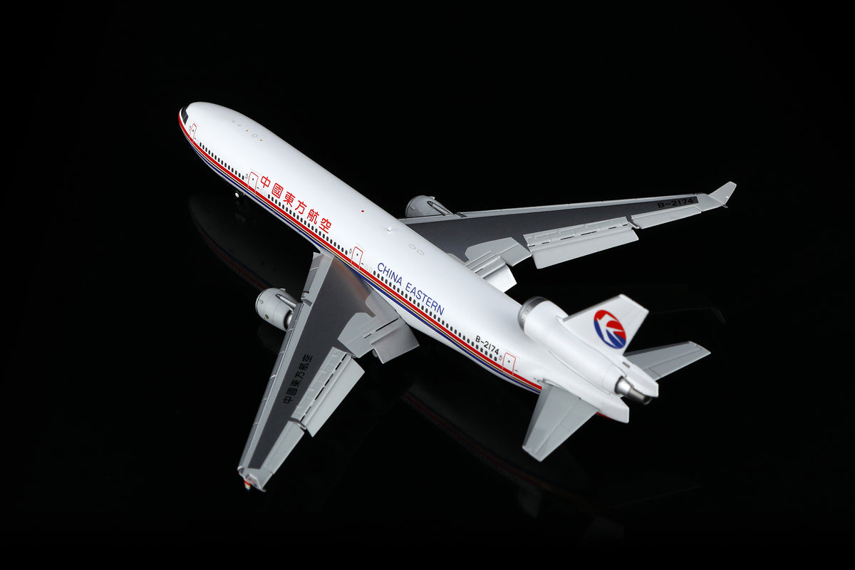 1/400 China Eastern Airlines McDonnell Douglas MD-11 B-2174 M101104 - image 12