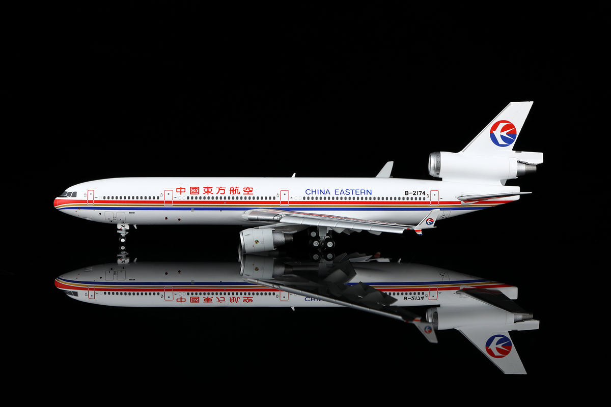 1/400 China Eastern Airlines McDonnell Douglas MD-11F B-2174 M101104F Flaps Down - image 2