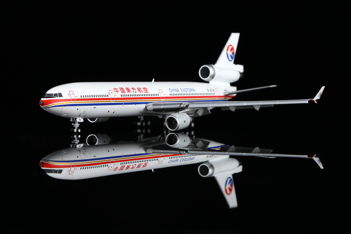 1/400 China Eastern Airlines McDonnell Douglas MD-11F B-2174 M101104F Flaps Down - image 4