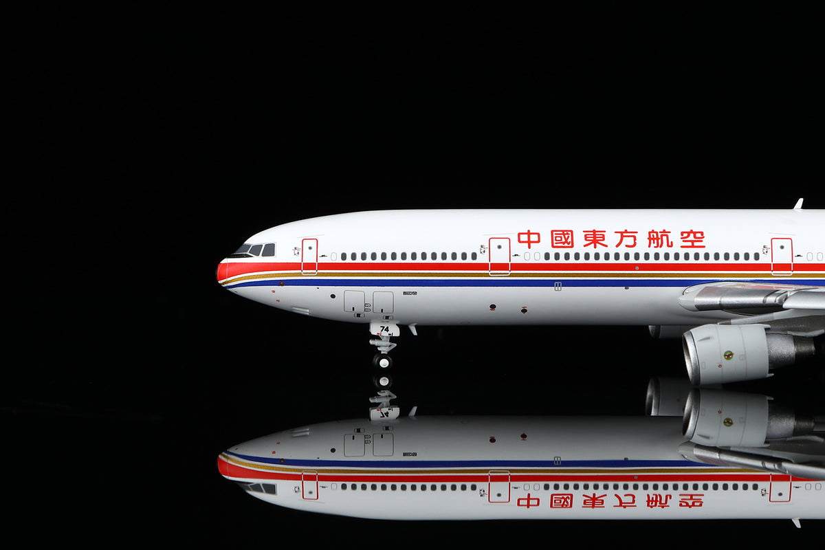 1/400 China Eastern Airlines McDonnell Douglas MD-11F B-2174 M101104F Flaps Down - image 5