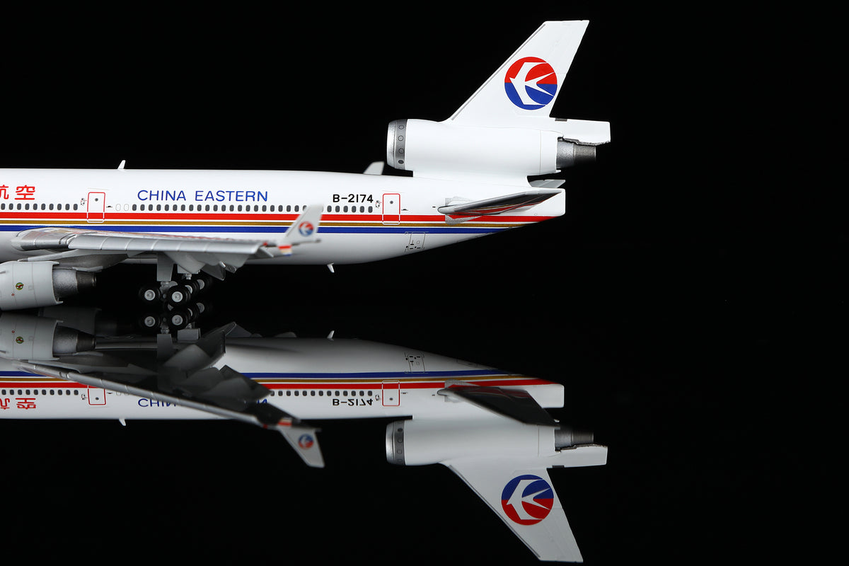 1/400 China Eastern Airlines McDonnell Douglas MD-11F B-2174 M101104F Flaps Down - image 6