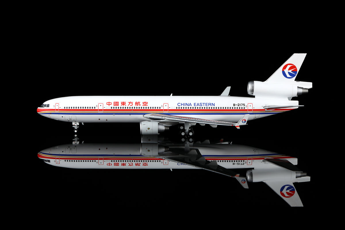 1/400 China Eastern Airlines McDonnell Douglas MD-11 B-2175 M101105 - image 2