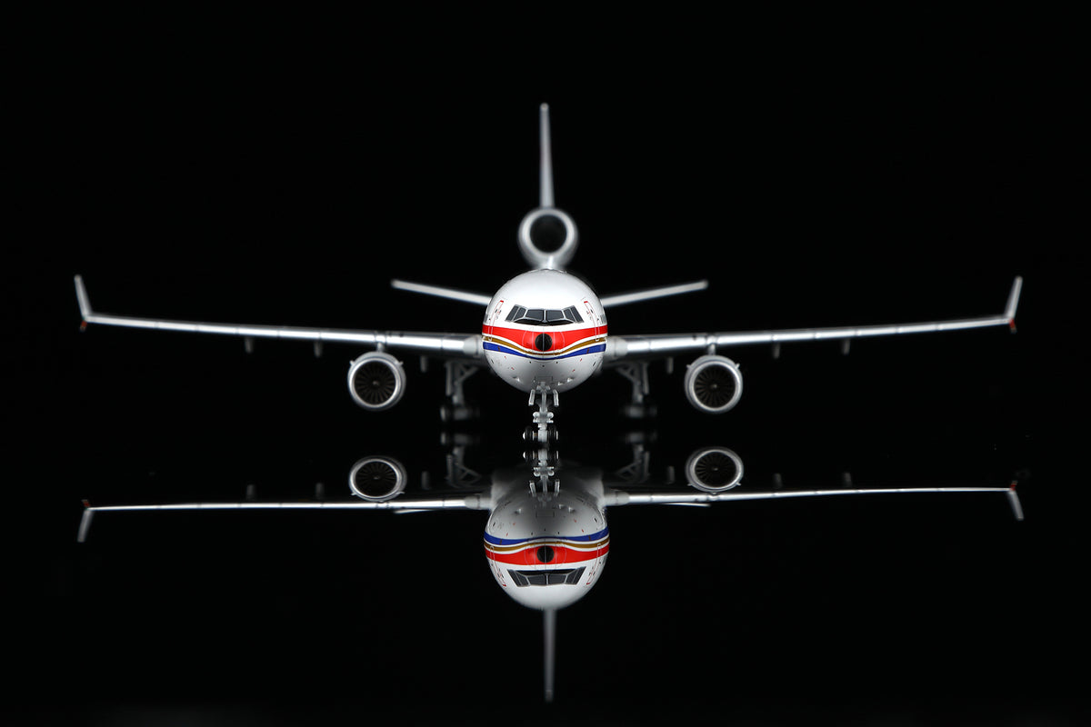 1/400 China Eastern Airlines McDonnell Douglas MD-11 B-2175 M101105 - image 7