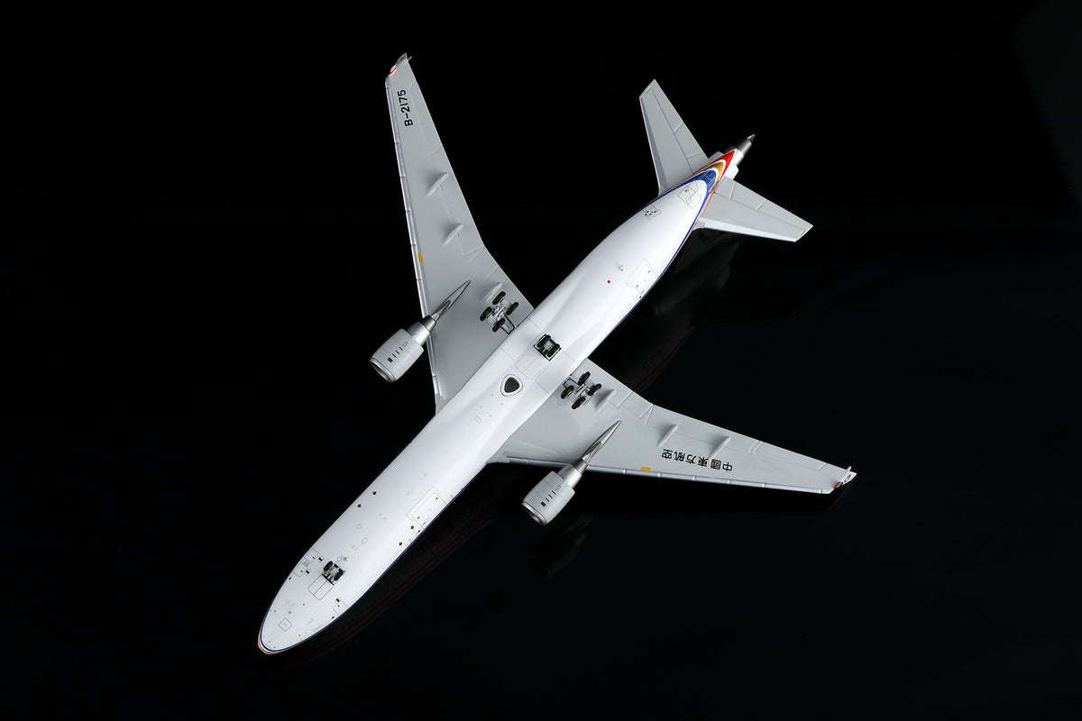 1/400 China Eastern Airlines McDonnell Douglas MD-11 B-2175 M101105 - image 11