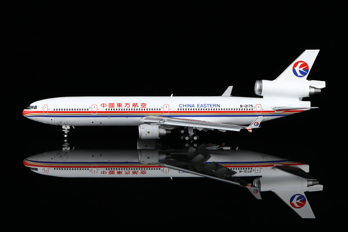 1/400 China Eastern Airlines McDonnell Douglas MD-11FB-2175 M101105F Flaps Down - image 2