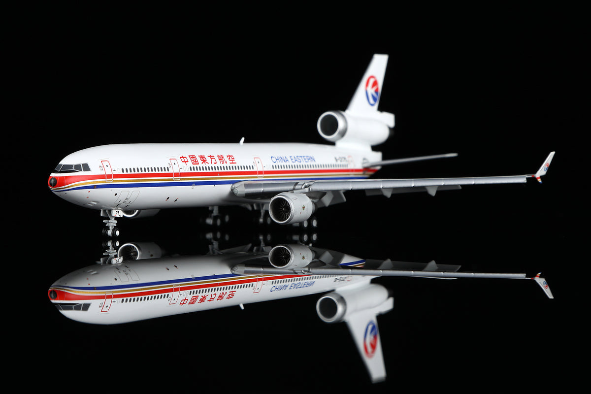 1/400 China Eastern Airlines McDonnell Douglas MD-11FB-2175 M101105F Flaps Down - image 3