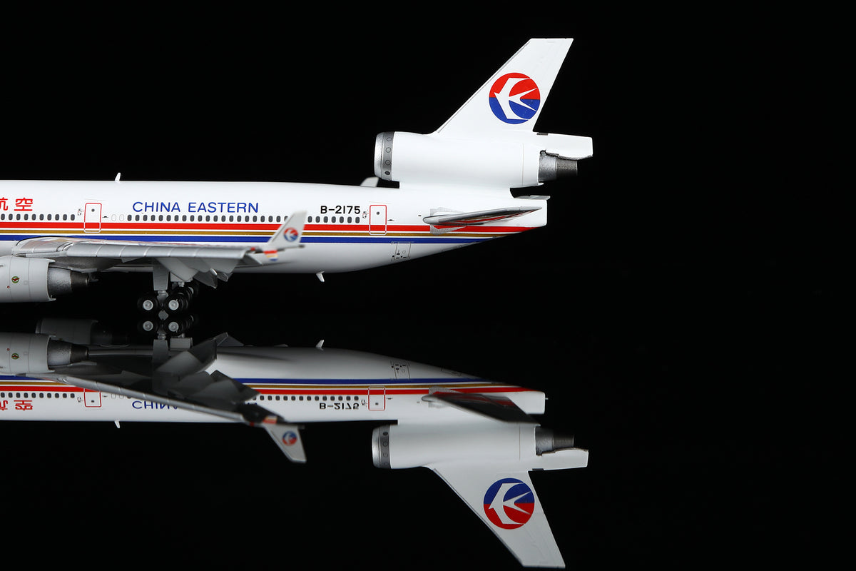 1/400 China Eastern Airlines McDonnell Douglas MD-11FB-2175 M101105F Flaps Down - image 6