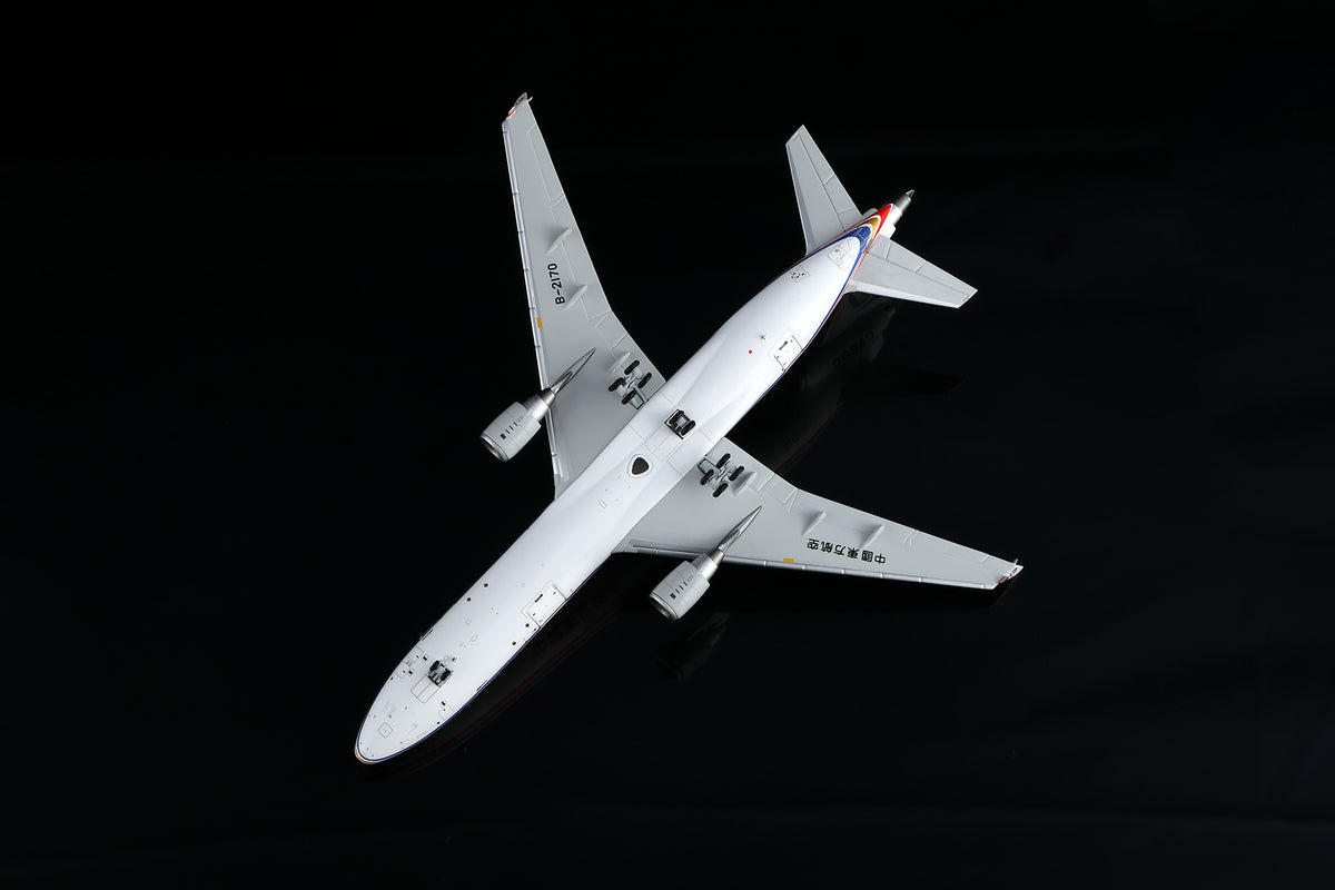 1/400 China Eastern Airlines McDonnell Douglas MD-11F B-2170 M111100C Interactive Series - image 10