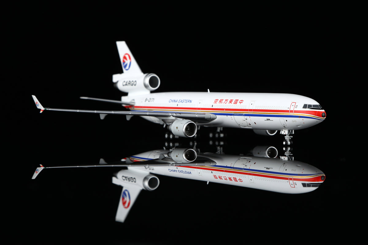 1/400 China Eastern Airlines McDonnell Douglas MD-11F B-2171 M111101C Interactive Series - image 5