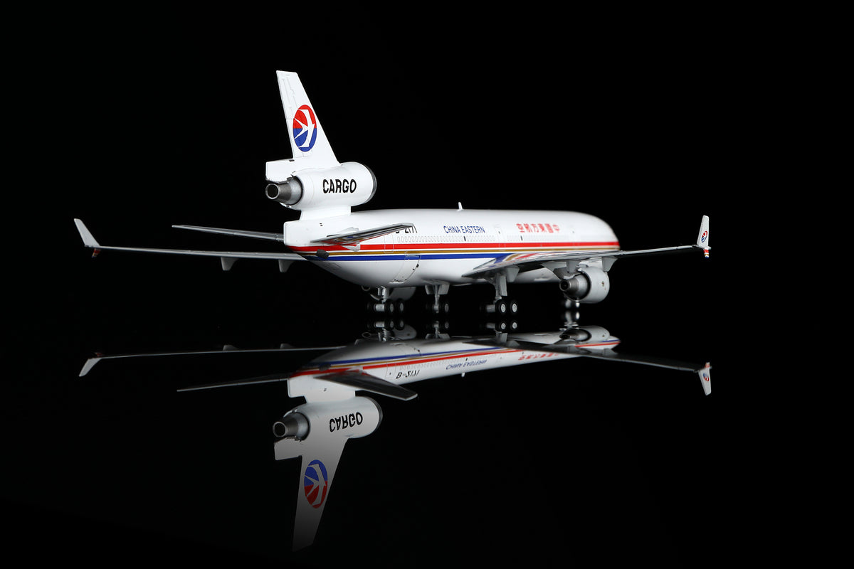 1/400 China Eastern Airlines McDonnell Douglas MD-11F B-2171 M111101C Interactive Series - image 9