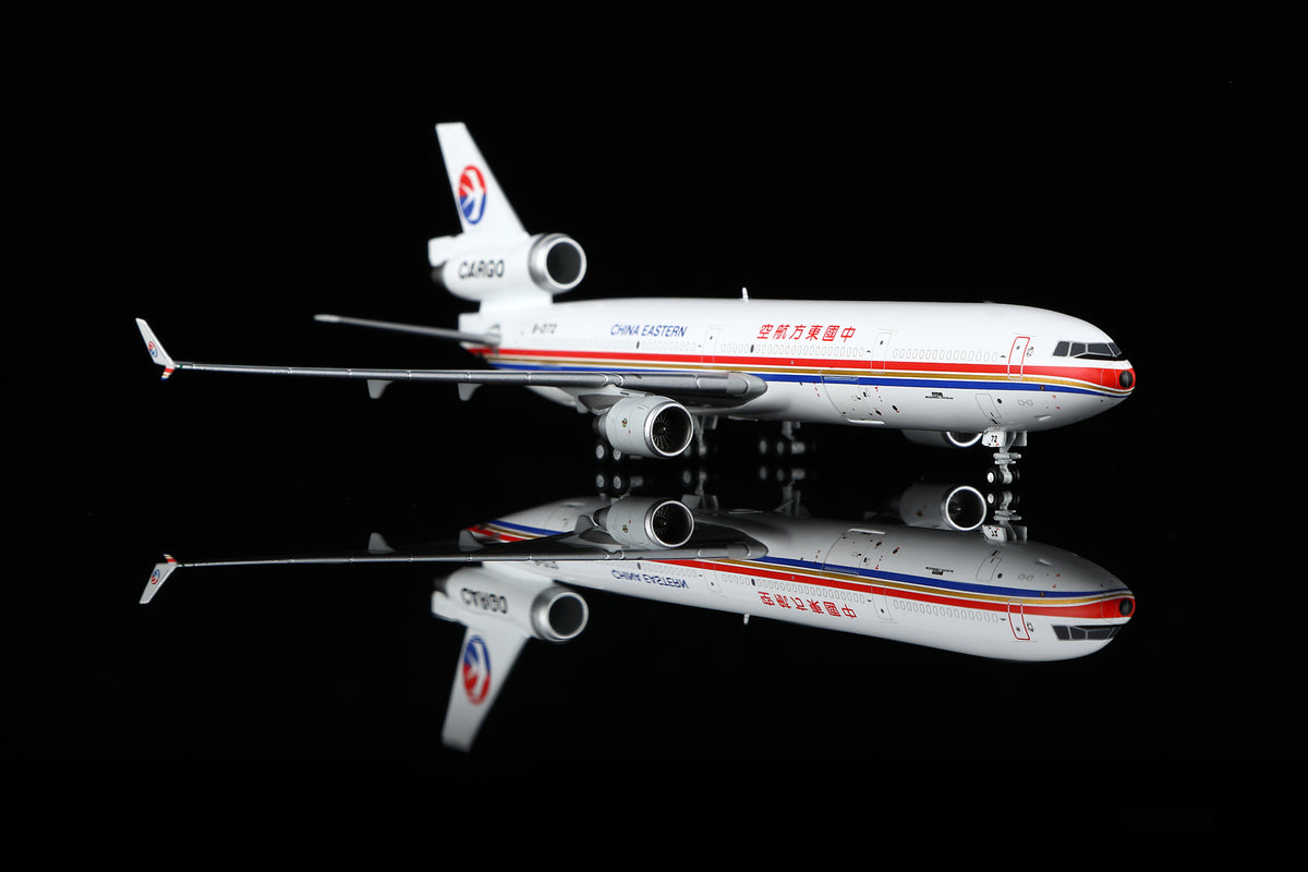 1/400 China Eastern Airlines McDonnell Douglas MD-11F B-2172 M111102C Interactive Series - image 6