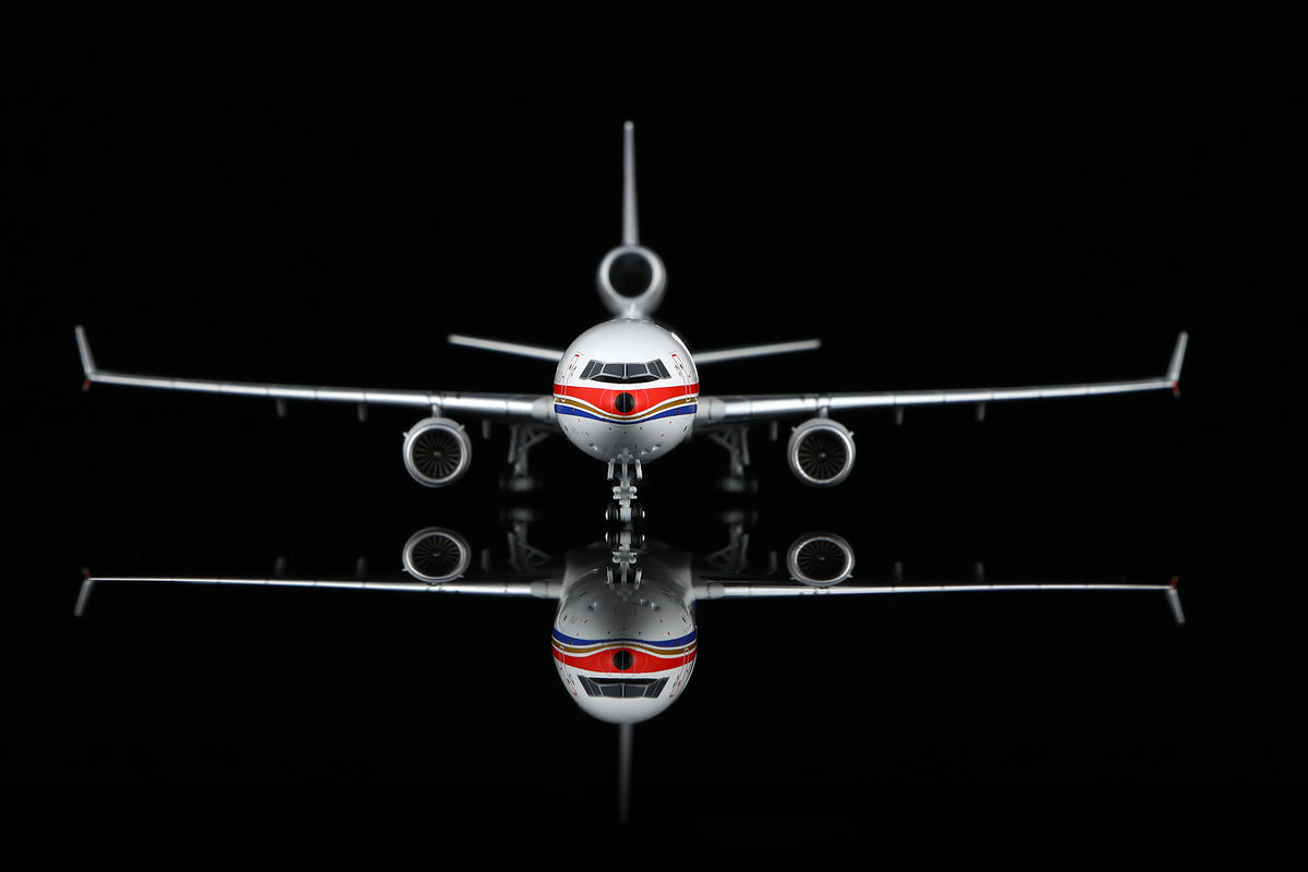 1/400 China Eastern Airlines McDonnell Douglas MD-11F B-2173 M111103C Interactive Series - image 3
