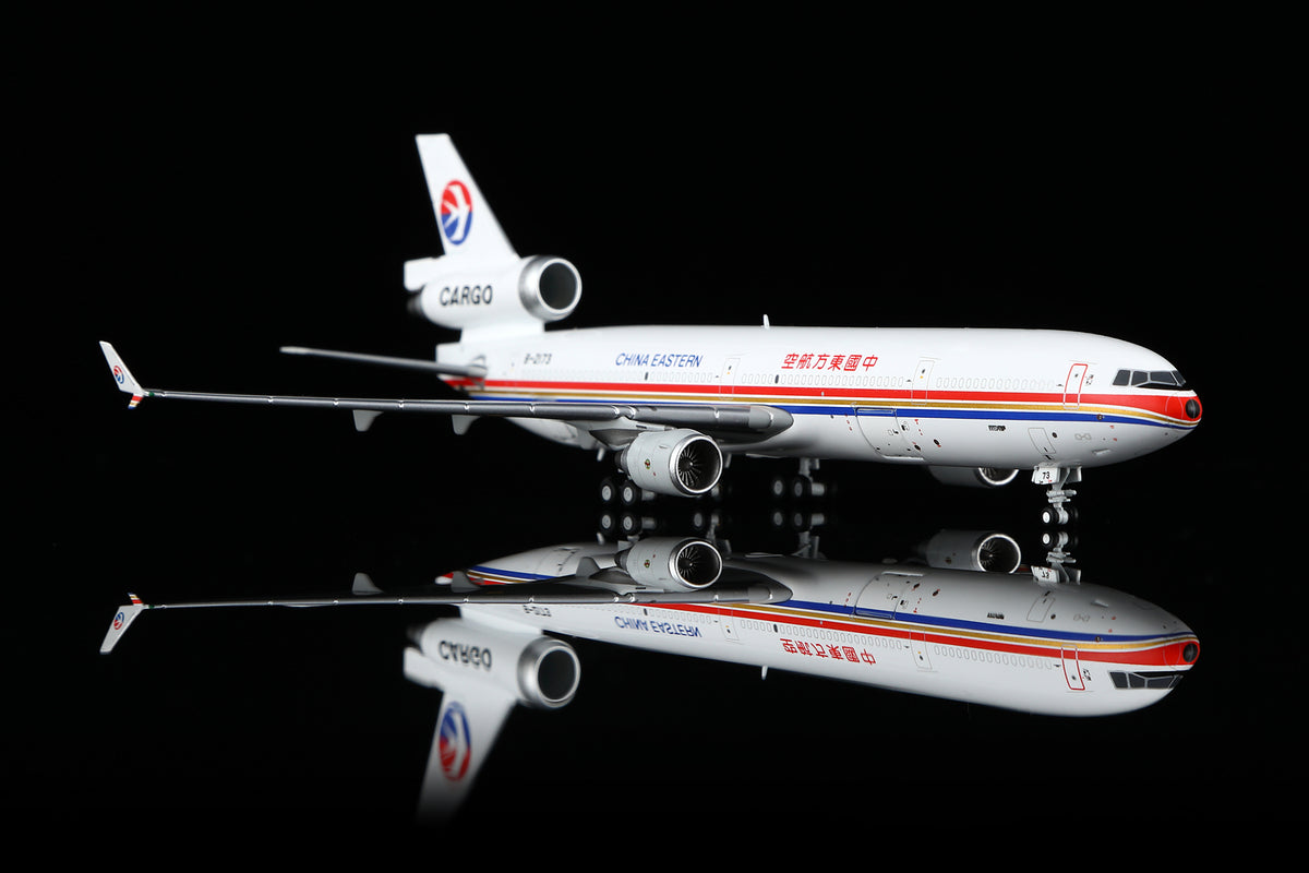 1/400 China Eastern Airlines McDonnell Douglas MD-11F B-2173 M111103C Interactive Series - image 4