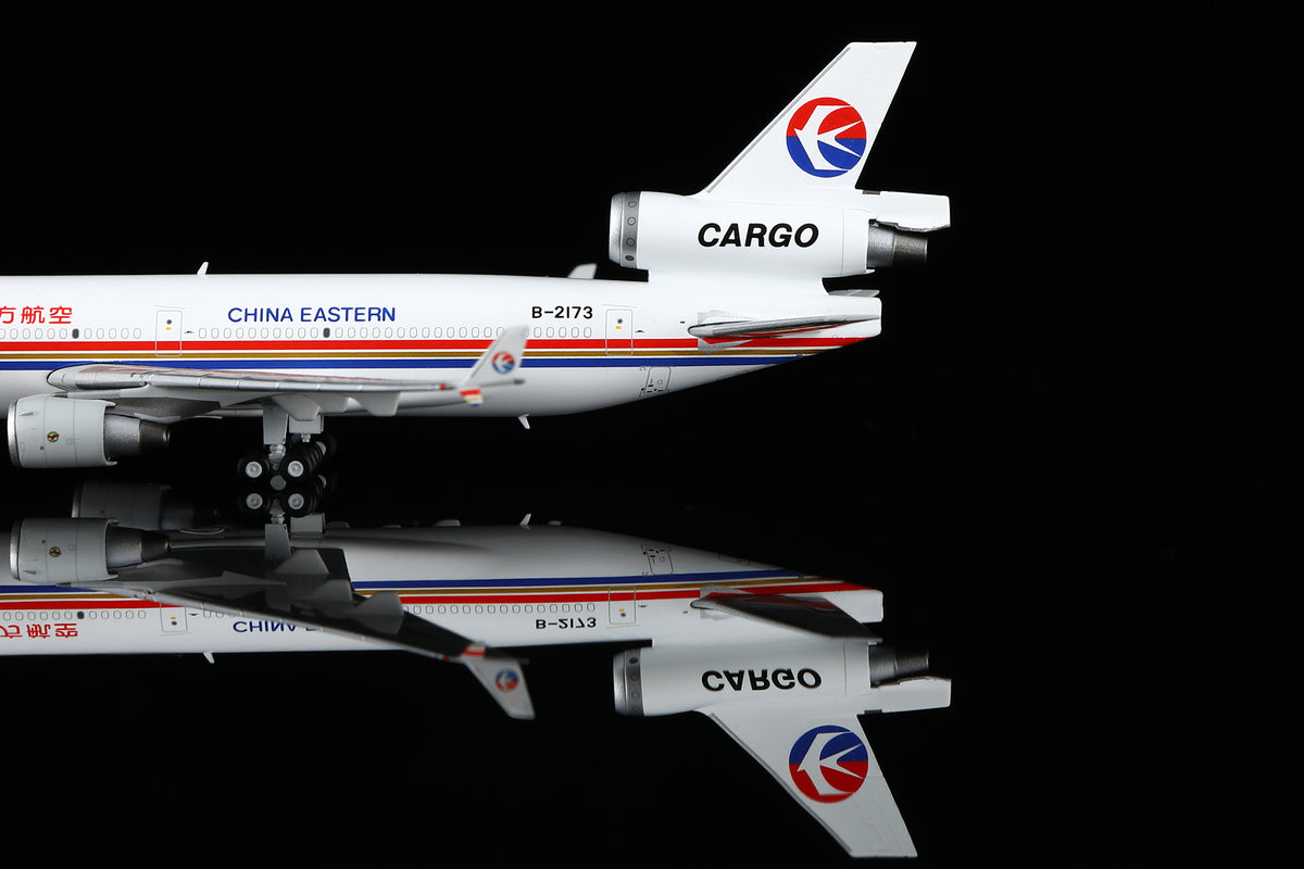 1/400 China Eastern Airlines McDonnell Douglas MD-11F B-2173 M111103C Interactive Series - image 7