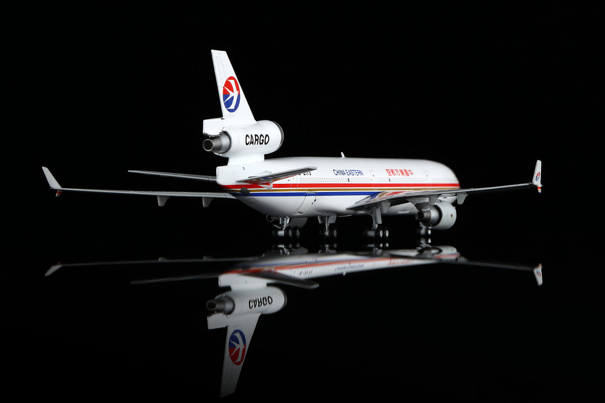 1/400 China Eastern Airlines McDonnell Douglas MD-11F B-2173 M111103C Interactive Series - image 9
