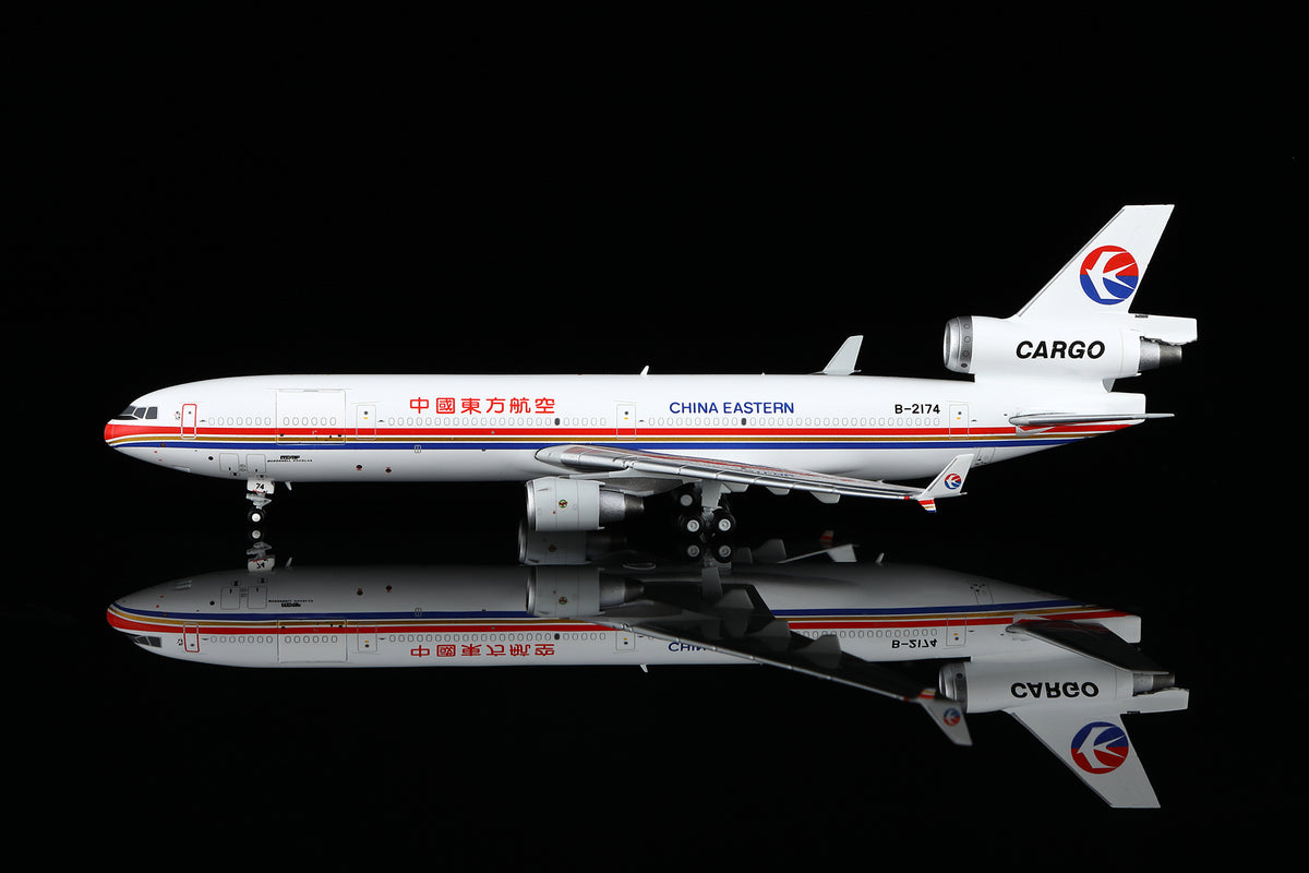 1/400 China Eastern Airlines McDonnell Douglas MD-11FB-2174 M111104C Interactive Series - image 2