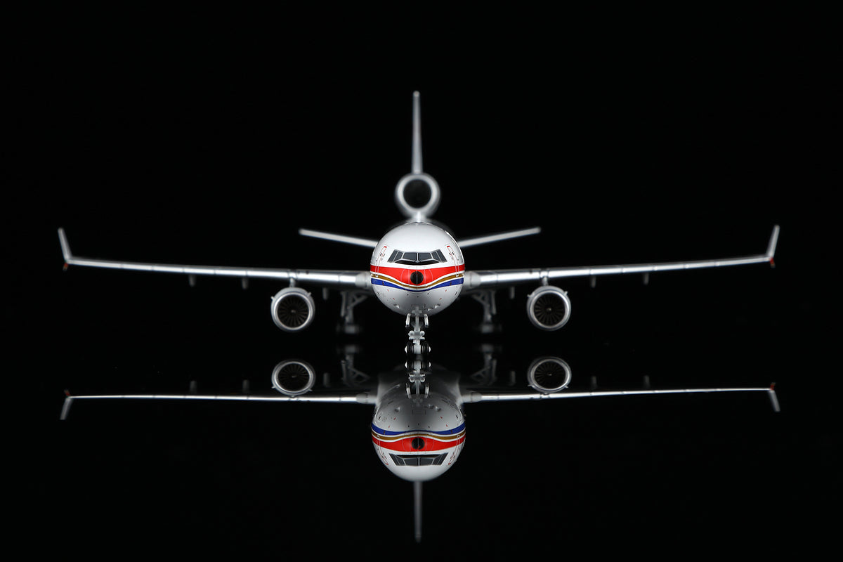 1/400 China Eastern Airlines McDonnell Douglas MD-11FB-2174 M111104C Interactive Series - image 7