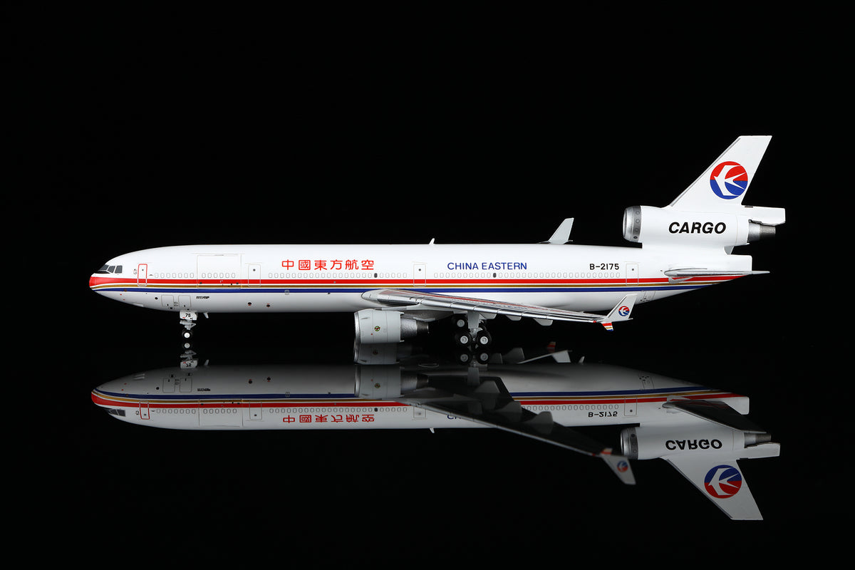 1/400 China Eastern Airlines McDonnell Douglas MD-11FB-2175 M111105C Interactive Series - image 2