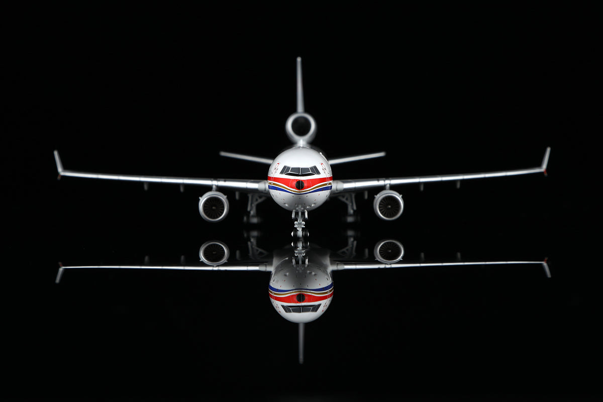 1/400 China Eastern Airlines McDonnell Douglas MD-11FB-2175 M111105C Interactive Series - image 3