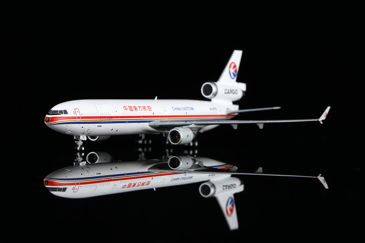 1/400 China Eastern Airlines McDonnell Douglas MD-11FB-2175 M111105C Interactive Series - image 4