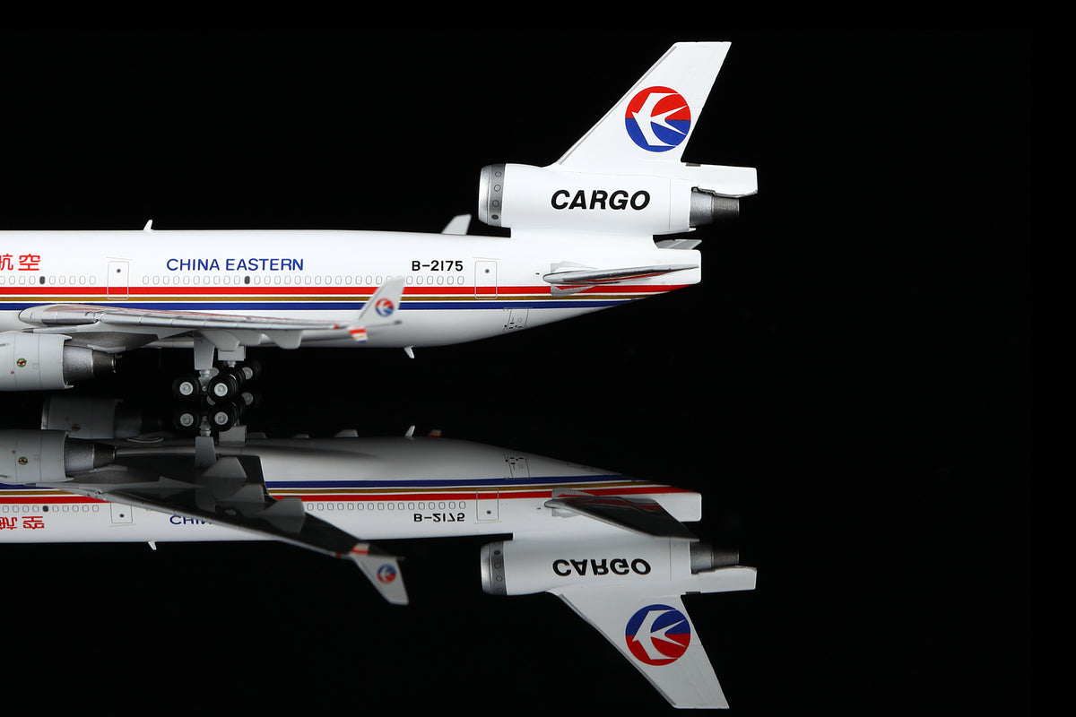 1/400 China Eastern Airlines McDonnell Douglas MD-11FB-2175 M111105C Interactive Series - image 7